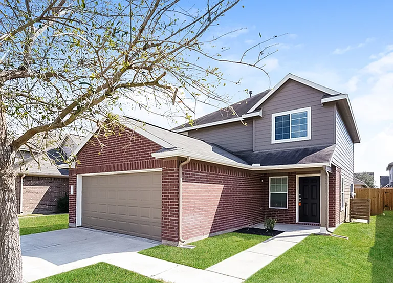 19027 Brescia Ln — Photo 3