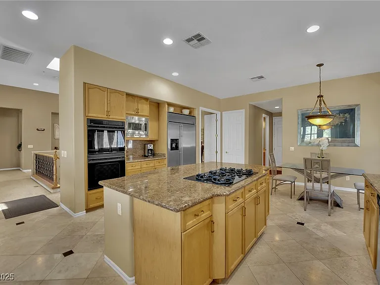 1004 Golden Age Ct — Photo 8