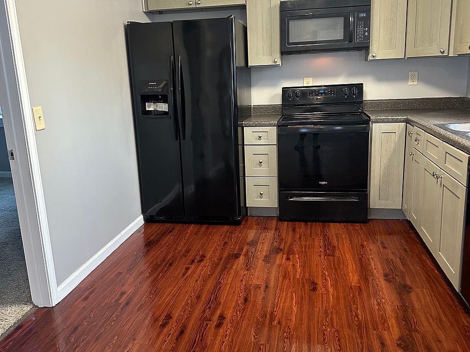 1st image of 107 E Elisha St