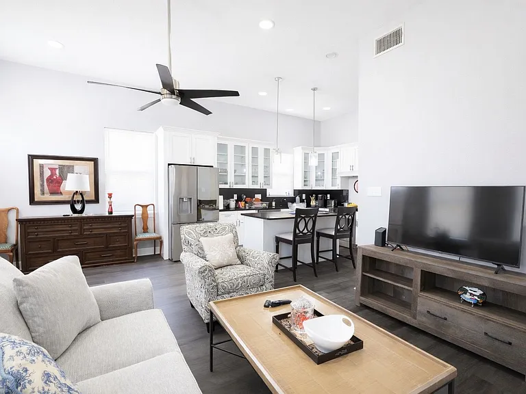 2131 Dumaine St — Photo 14