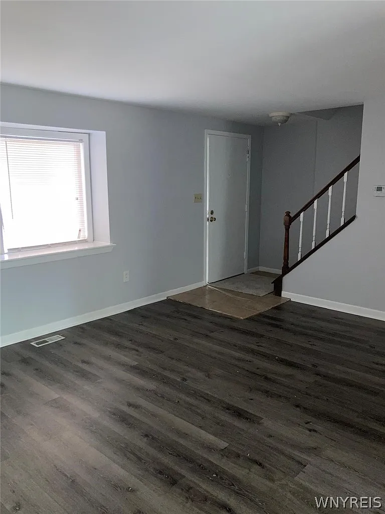 3 bed, 1.5 bath, 1260 sqft, $1,400 — Photo 4
