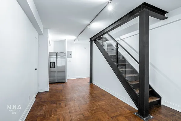 Rented by MNS | media 19