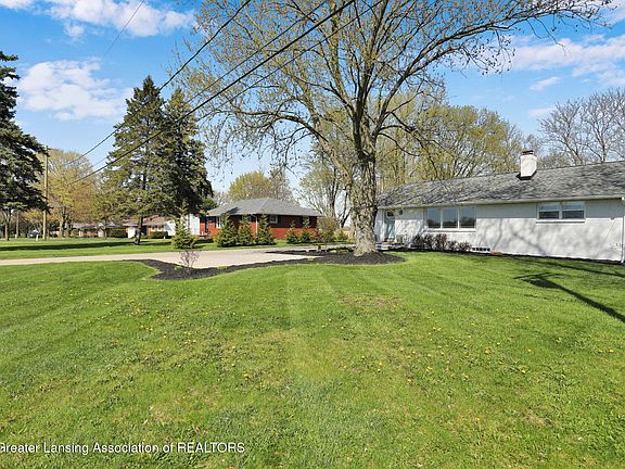 3rd image of 15499 Wood Rd