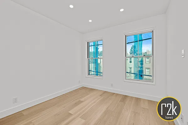 Rented by Realty 2000 Corp | media 3