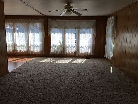 Large 20 x 14 Living Room
