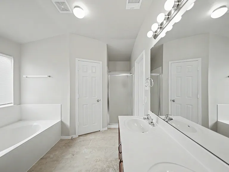5405 Rimes Ct — Photo 15