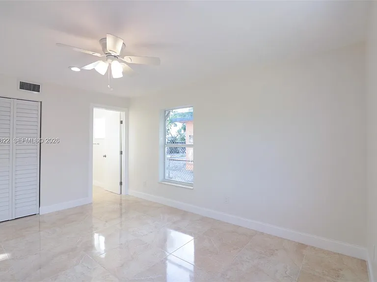 3014 NW 6th St — Photo 9