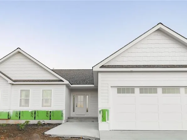 713 Solomon Dr, Lone Jack, MO 64086
