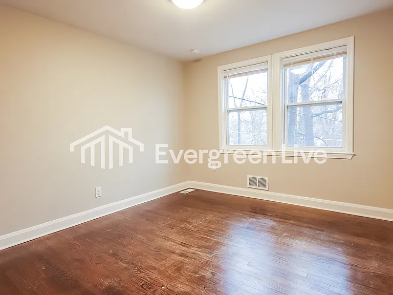 1118 Newfield Rd — Photo 8
