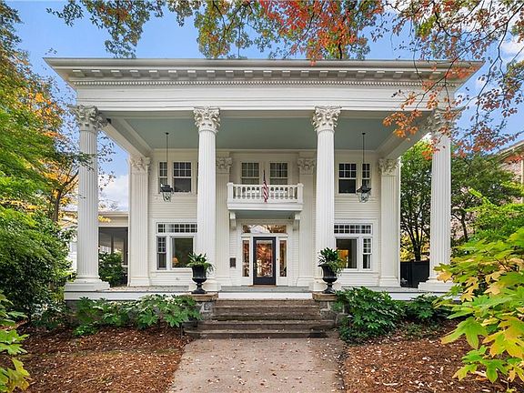 3rd image of 31 Inman Cir NE