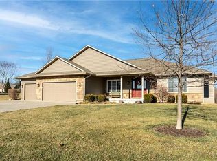 15508 Pine Rdg, Basehor, KS 66007