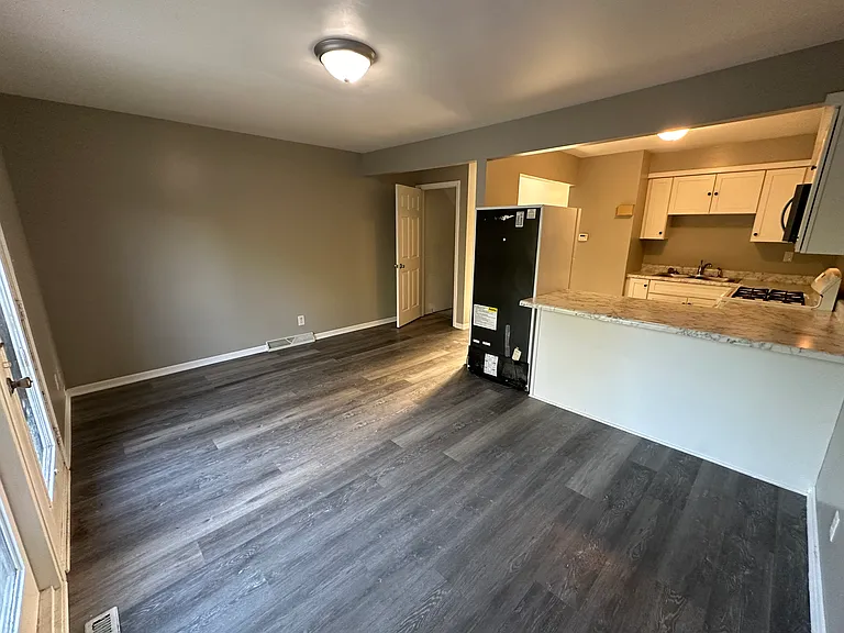 1529 Sheffield Ave #1529 — Photo 10