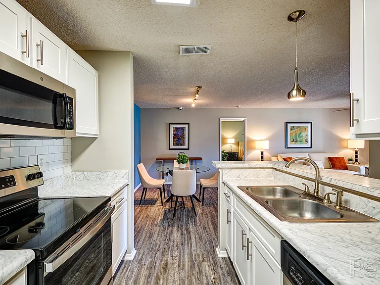 Crestview at Oakleigh Apartments — Photo 44