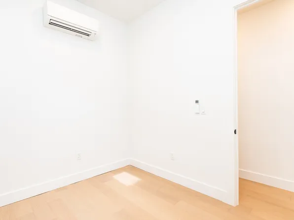 107 South 6th Street image 19 of 24