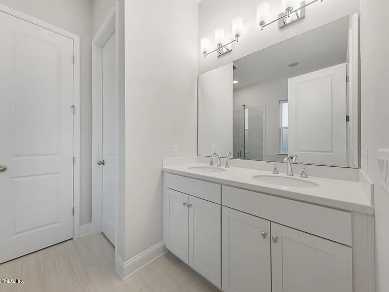 28 Stansbury Ln — Photo 14
