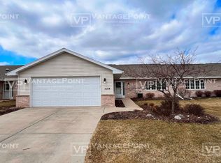 1684 Twin Lakes Cir #1, Green Bay, WI 54311