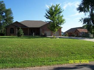 1105 E 9th St, Mountain Grove, MO 65711
