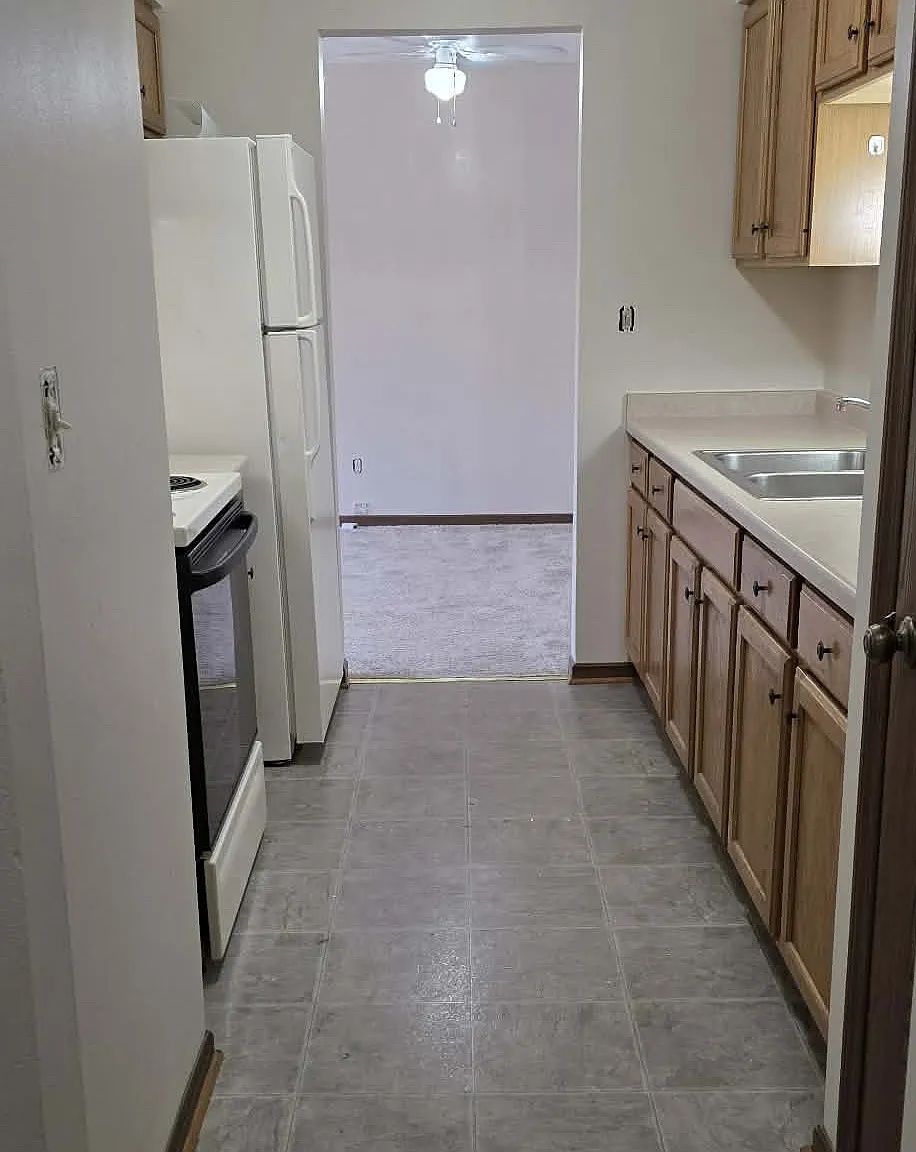 2 bed, 775 sqft, $1,000 — Photo 2