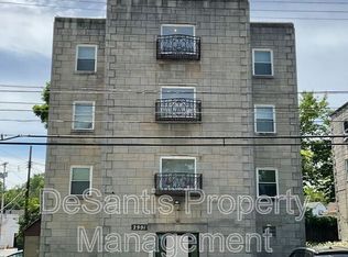 2901 Chartiers Ave APT 2, Pittsburgh, PA 15204