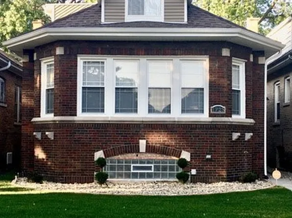 (undisclosed Address), Chicago, IL 60617