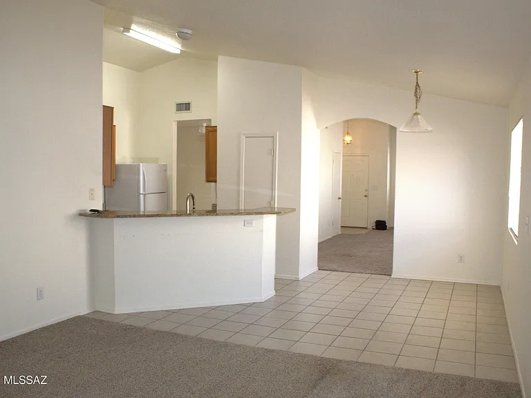 1653 E Saint Apollonia St — Photo 6