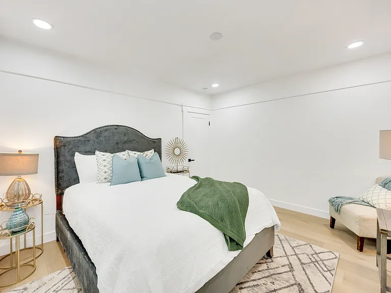 346 Molino Ave — Photo 8