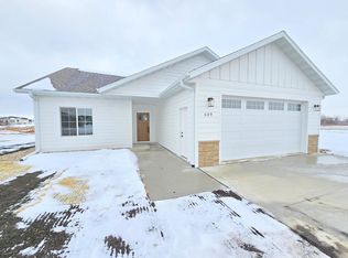 639 Kestrel Ln, Brookings, SD 57006
