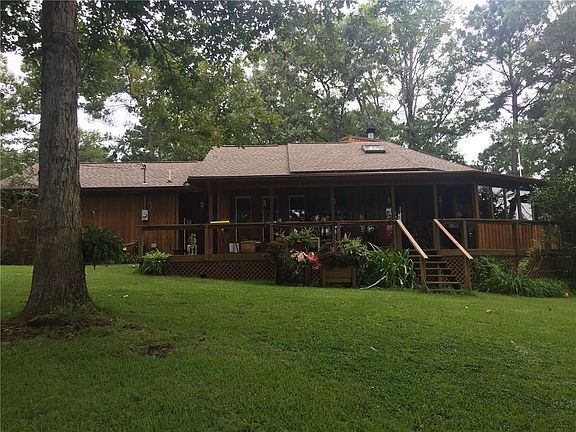 3rd image of 865 Village Dr