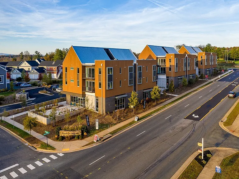 Riverside Village Apartments — Photo 32