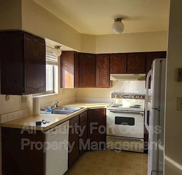 1829 Lily Pl #1 — Photo 3