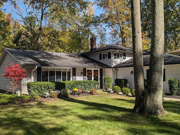 27780 Blossom Blvd, North Olmsted, OH 44070