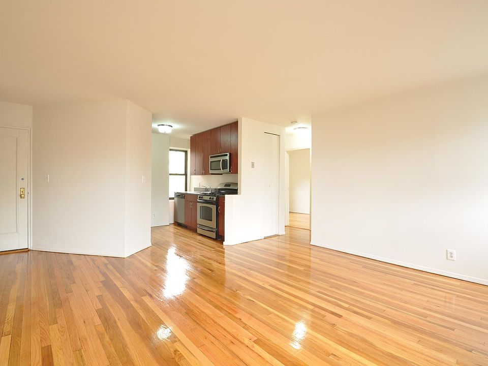1st image of 20206 42nd Ave #2F