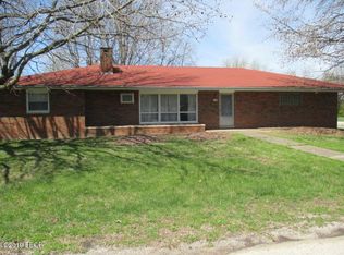 108 N 6th St, Irvington, IL 62848