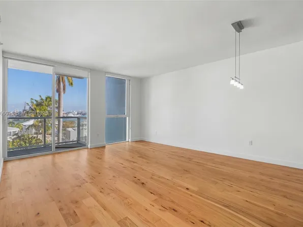 253 NE 2nd St APT 1007, Miami, FL 33132