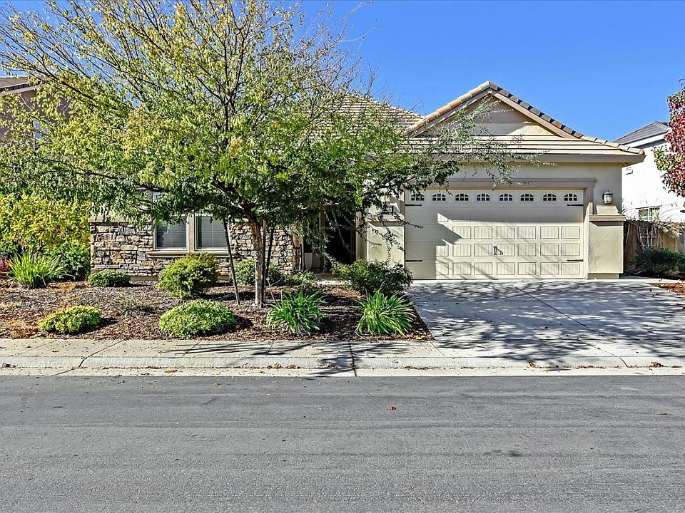1st image of 2938 Fantail Ln