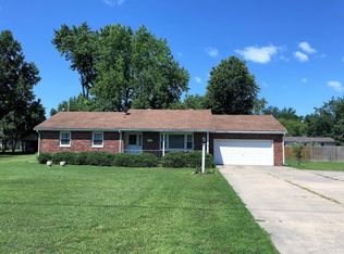 1725 N Broadway Ave, Salem, IL 62881