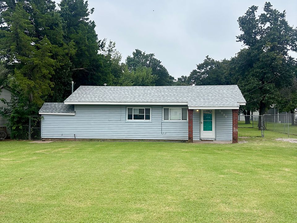 Front of house and yard.
