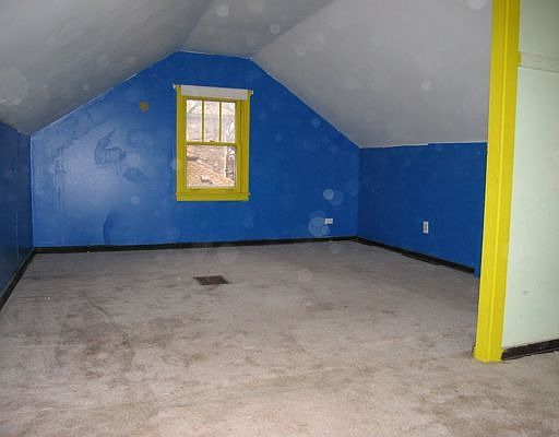 5th image of 229 Oakwood Dr