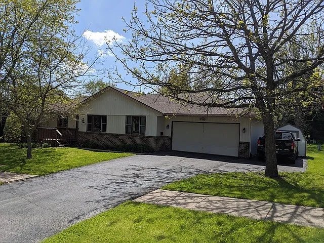 1711 Windcloud Dr photo 1