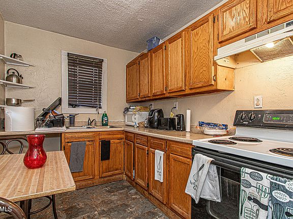 3rd image of 4023 Ivy Ave