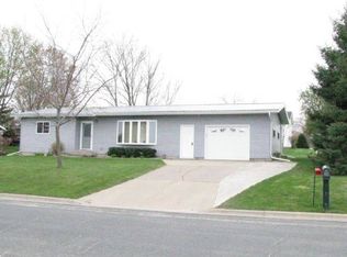 411 Fairview Dr, Viroqua, WI 54665
