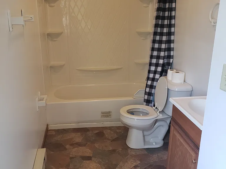 125 Bowery St — Photo 3