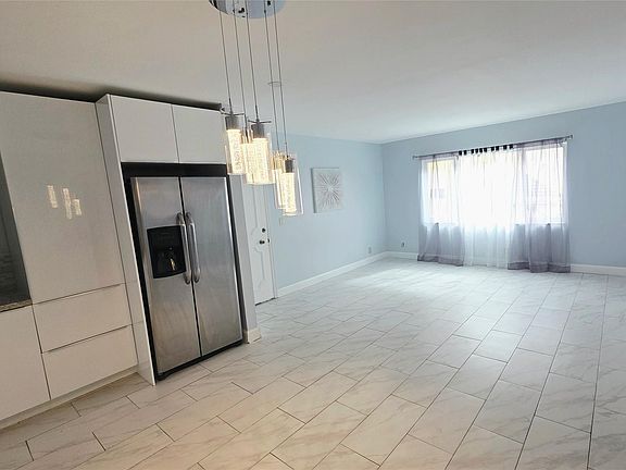 5th image of 5720 NE 22nd Way #401