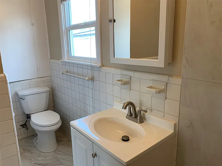 307 Avondale St #1.5 — Photo 17