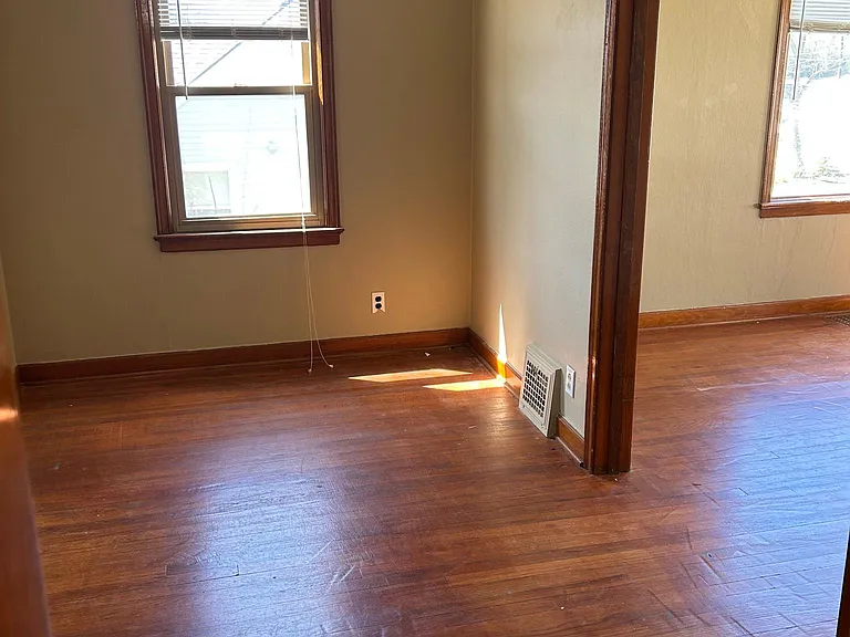501 NE 41st St — Photo 11