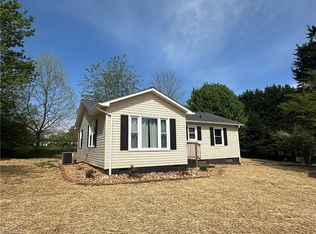 608 Fairplains Rd, North Wilkesboro, NC 28659