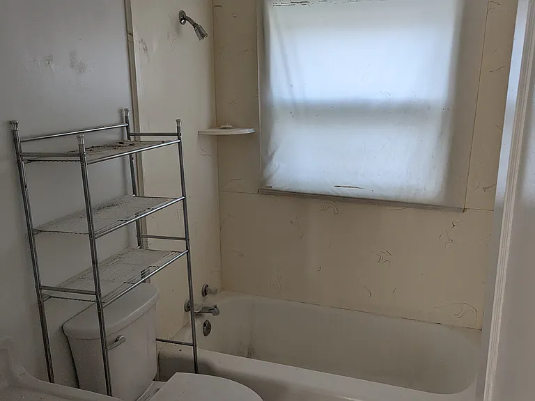129 N 100 E #B — Photo 8