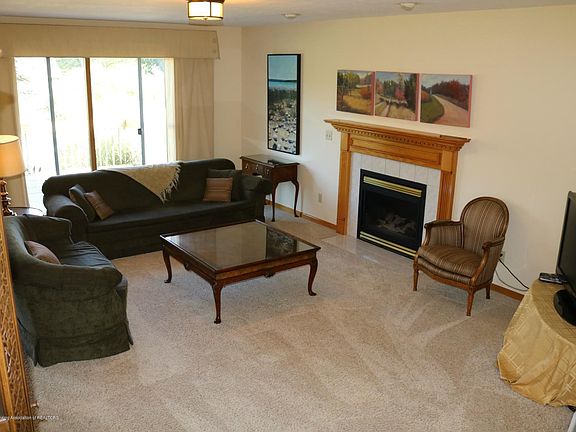3rd image of 1392 Lacosta Dr