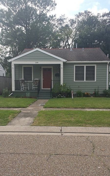 1st image of 208 Harang Ave