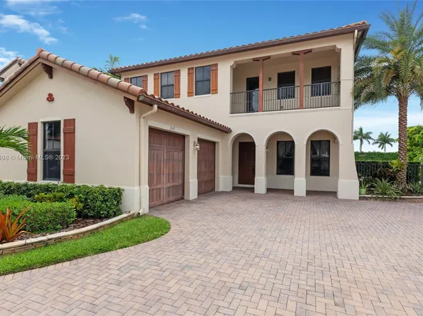 2647 NW 84th Way, Hollywood, FL 33024